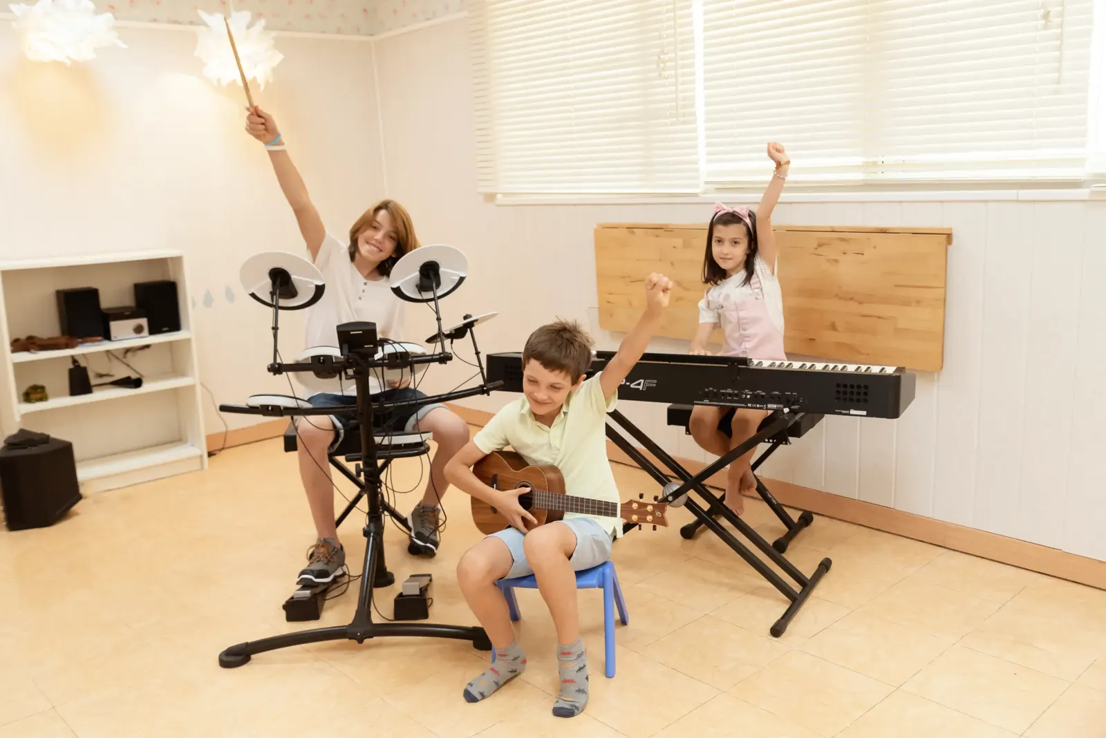 Familias Gorgoritos en una sesión de música